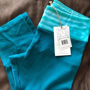 Earth Yoga Capris